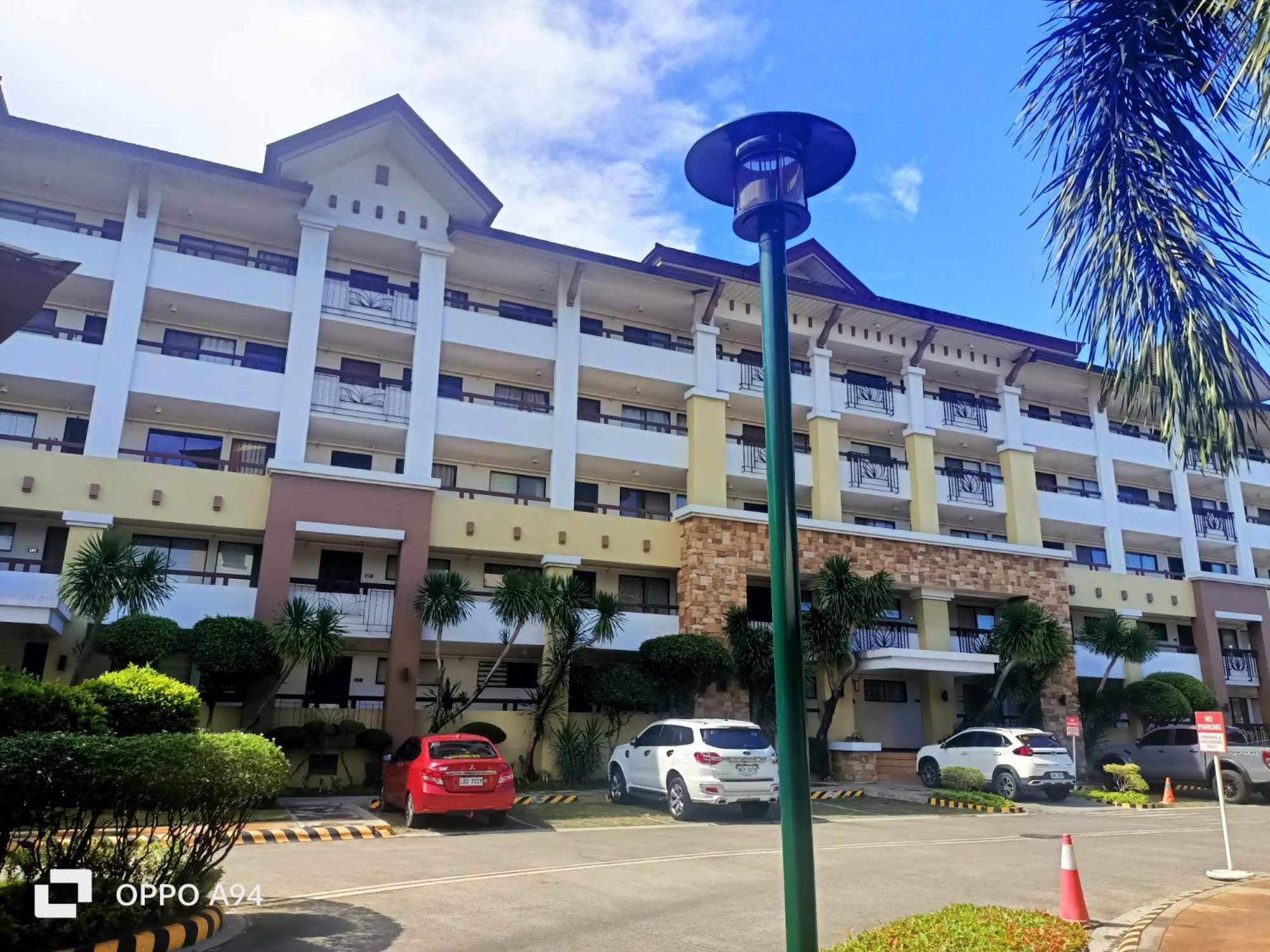 One Oasis Davao Condo 2Br Behind Sm Mall With Wifi & Pool Exterior photo