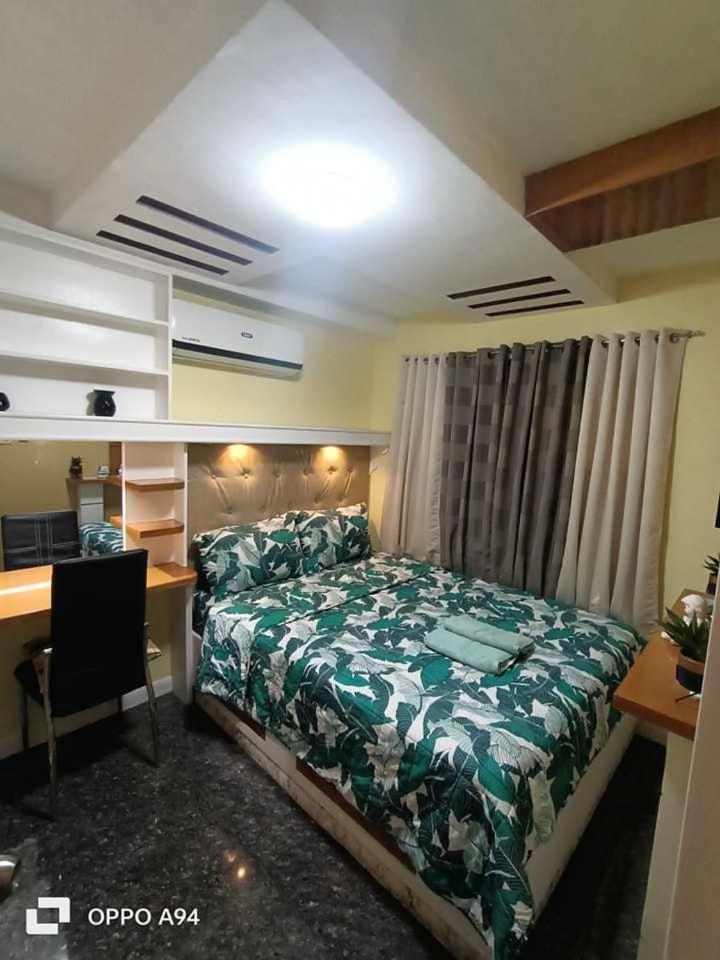 One Oasis Davao Condo 2Br Behind Sm Mall With Wifi & Pool Exterior photo