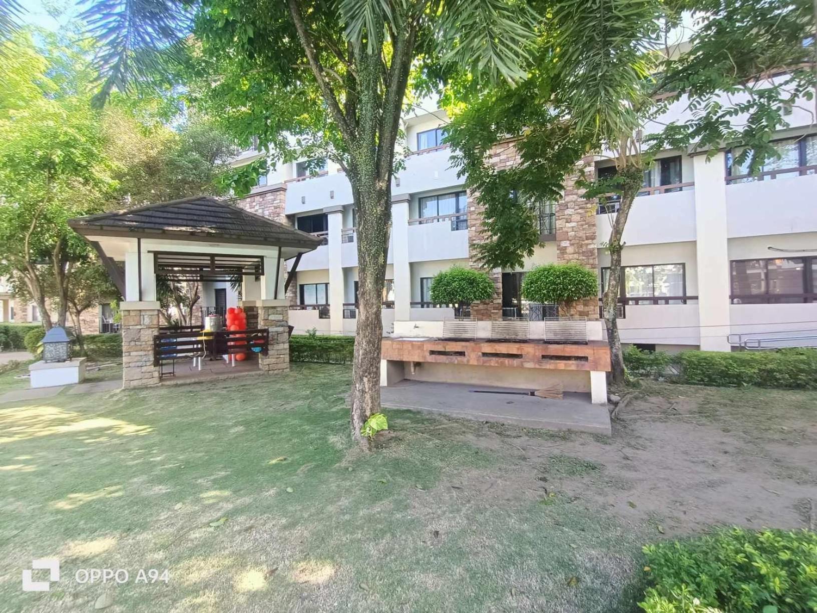 One Oasis Davao Condo 2Br Behind Sm Mall With Wifi & Pool Exterior photo